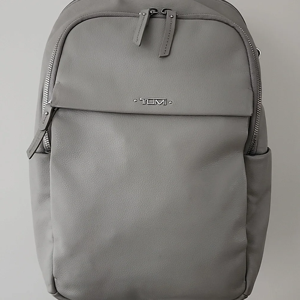tumi backpack gobi Carlisle Flap this backpack maximizes carry capacity with multifunction pockets TUMI Voyageur Hilden Backpack Iron/Black